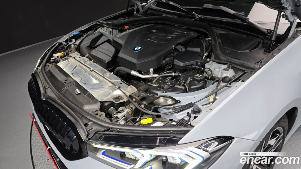 BMW 3-Series 320i M Sport, 2023