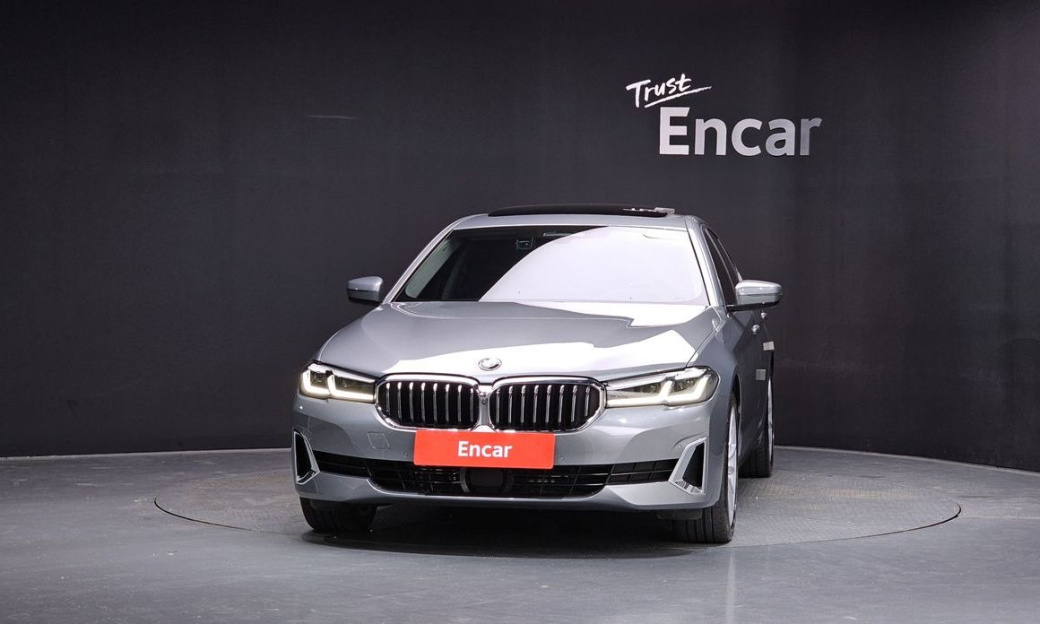 BMW 5-Series 530i xDrive Luxury, 2023