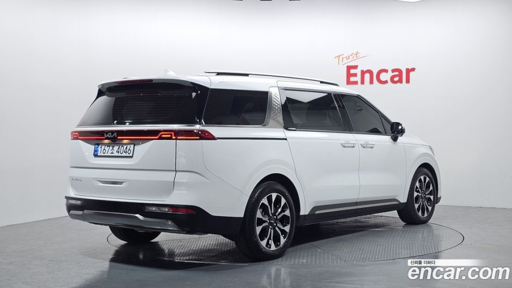 Kia Carnival 7-Seater Outdoor, 2023