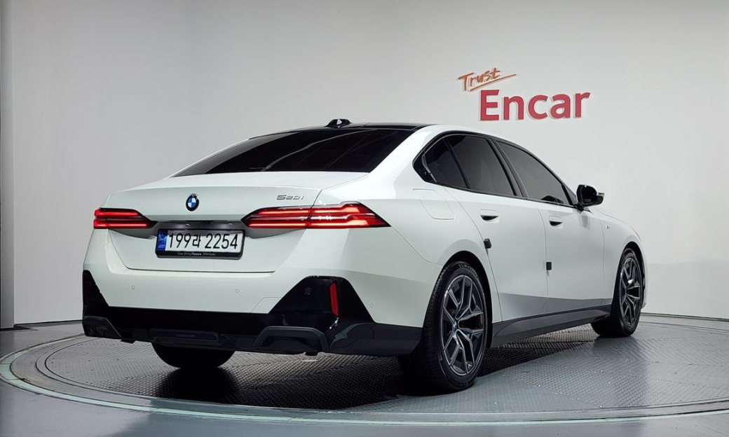 BMW 5-Series 520i M Sport, 2024