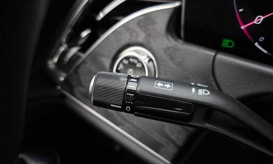 Mercedes-Benz E-Class E200 Avantgarde, 2025