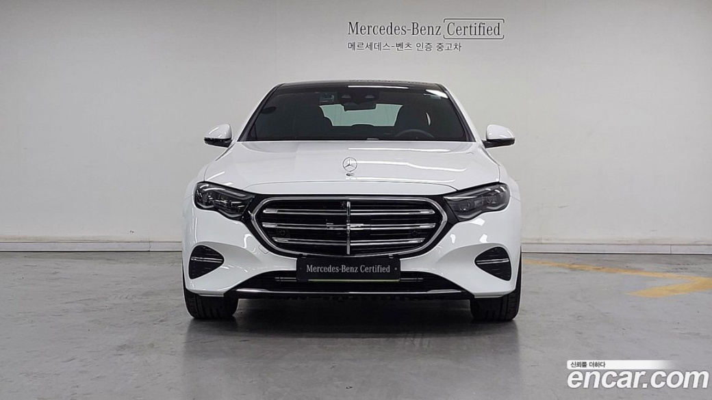 Mercedes-Benz E-Class E300 4MATIC Exclusive, 2025