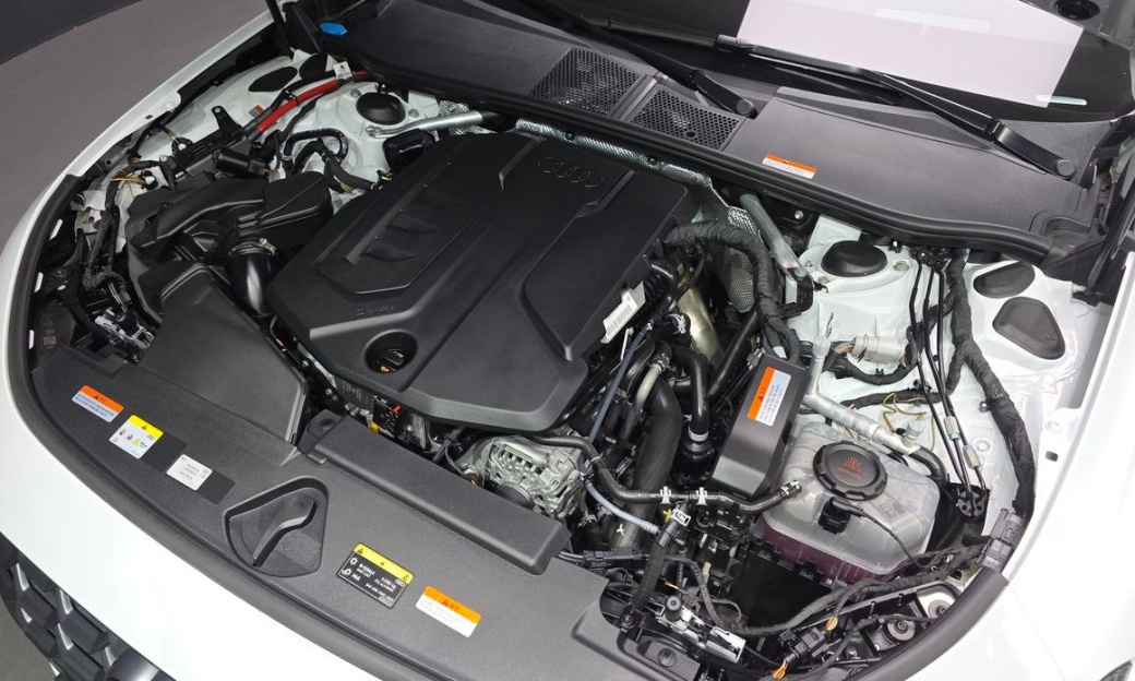 Audi A5 45 TFSI Quattro S Line, 2025