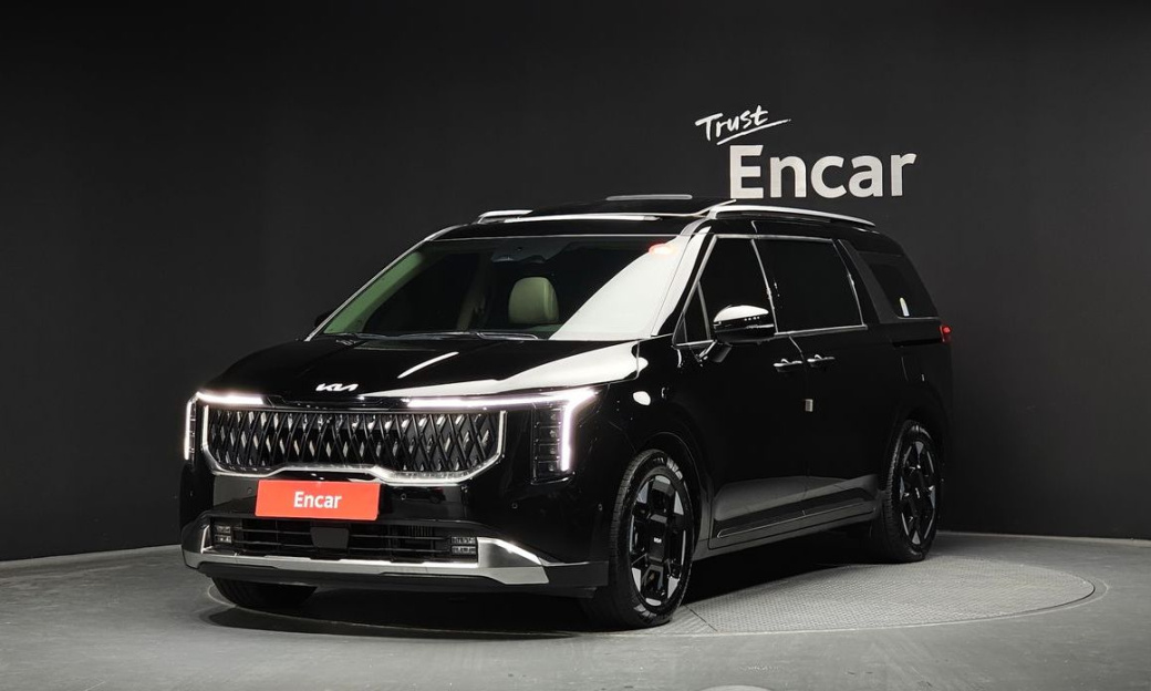 Kia Carnival 9-Seater Signature, 2024