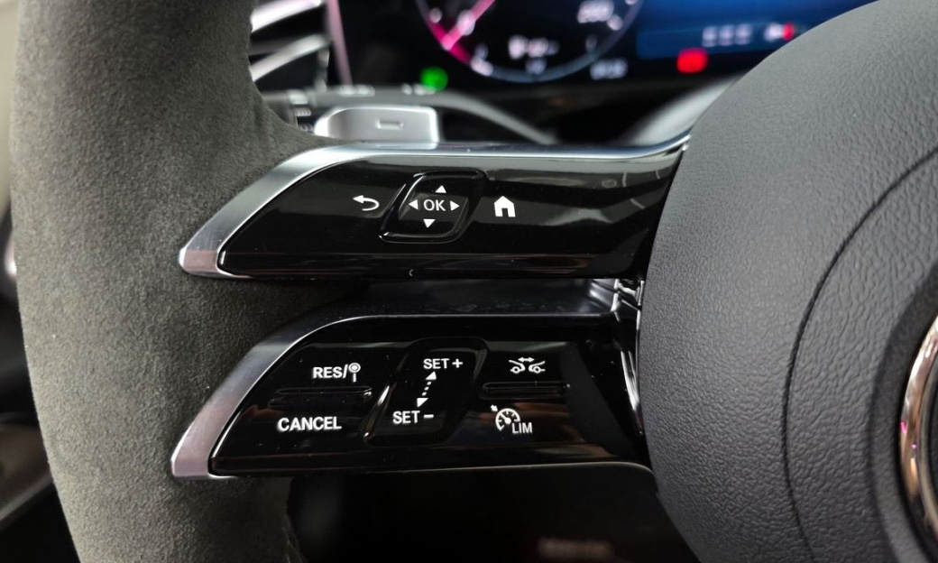 Mercedes-Benz E-Class E300 4MATIC AMG Line, 2026