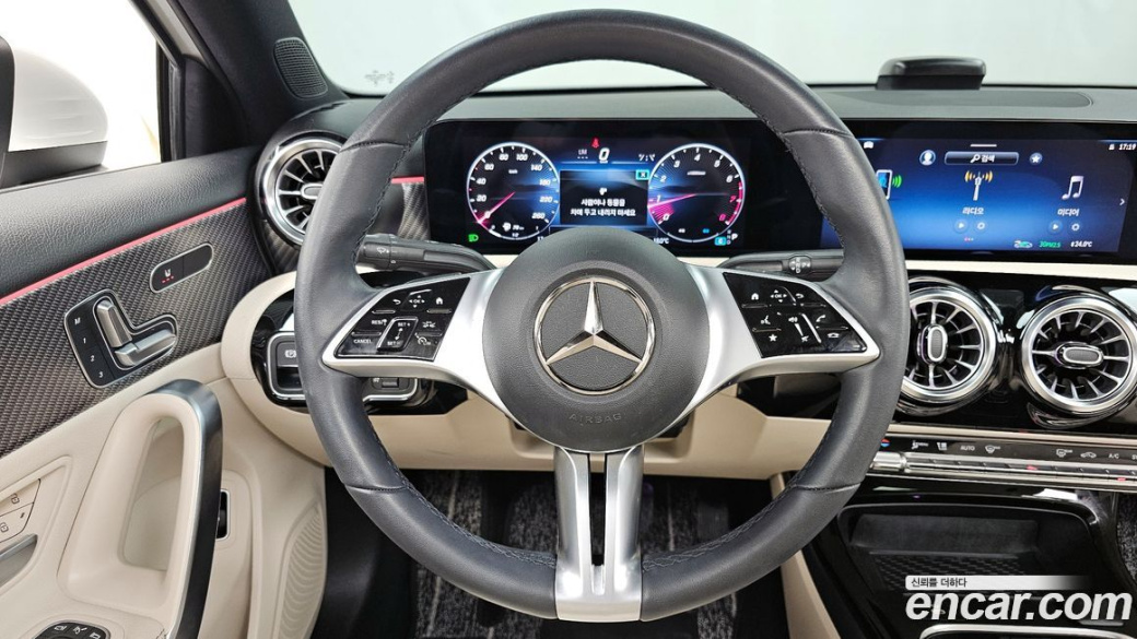 Mercedes-Benz A-Class A220 Sedan Online Special, 2024