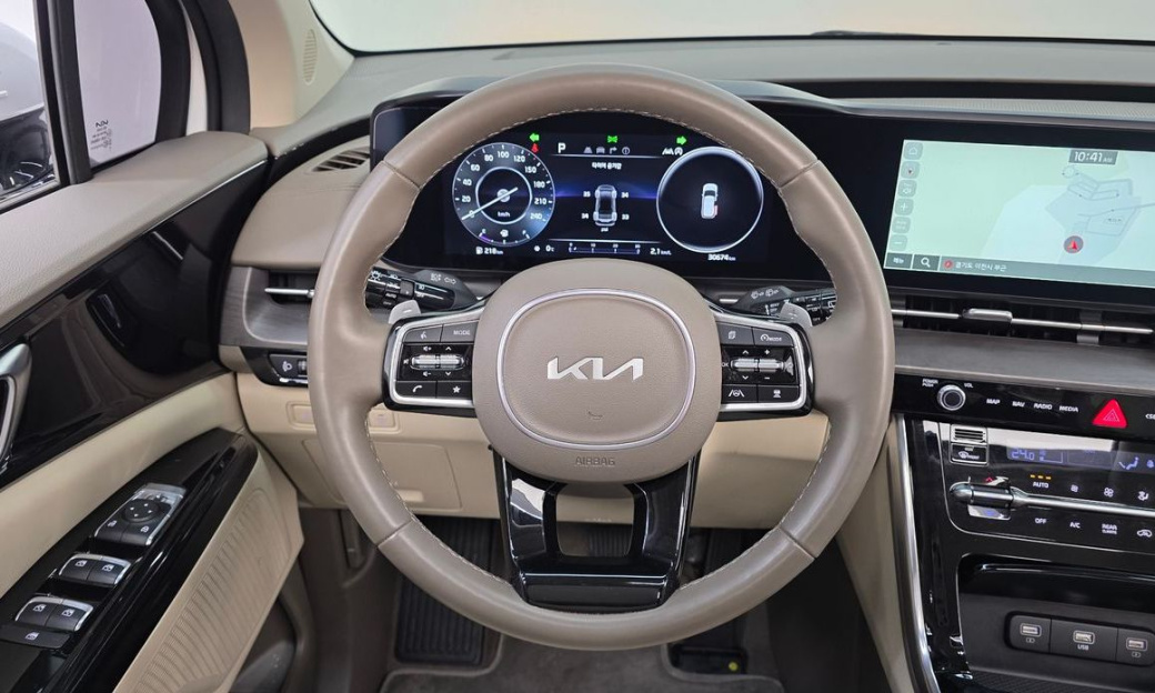 Kia Carnival 9-Seater Noblesse, 2023