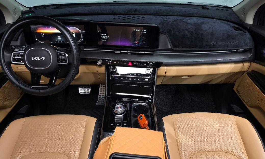 Kia Carnival 9-Seater Signature, 2022