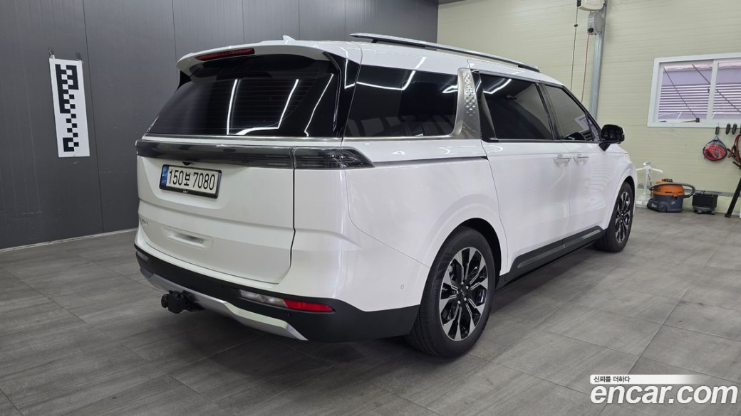 Kia Carnival 7-Seater Signature, 2023