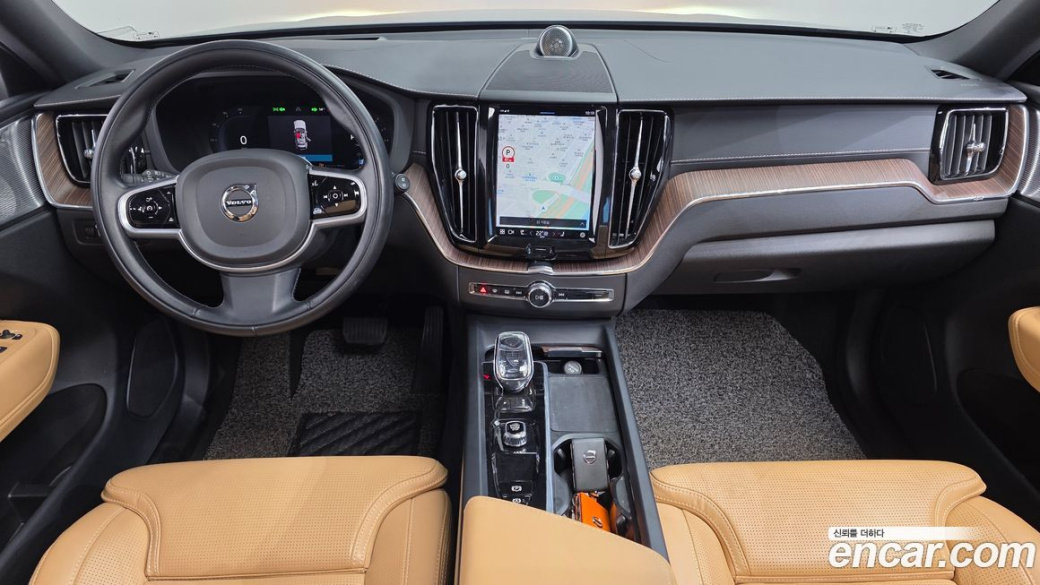 Volvo XC60 B5 Inscription, 2022