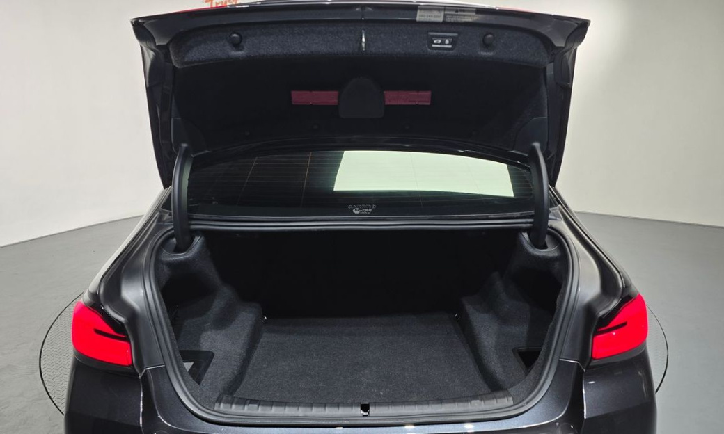 BMW 5-Series 530i M Sport Package, 2023