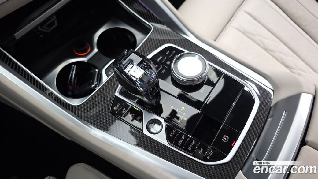 BMW X6 M50i, 2022