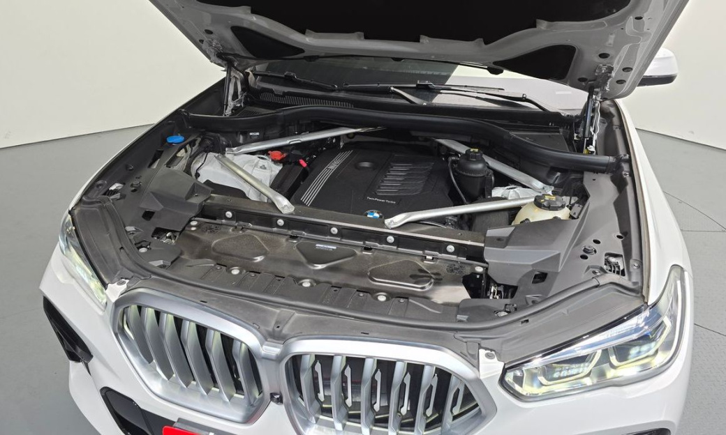 BMW X6 xDrive40i M Sport, 2022