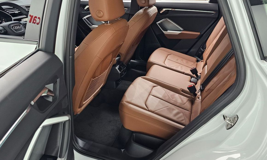 Audi Q3 35 TDI Premium, 2025