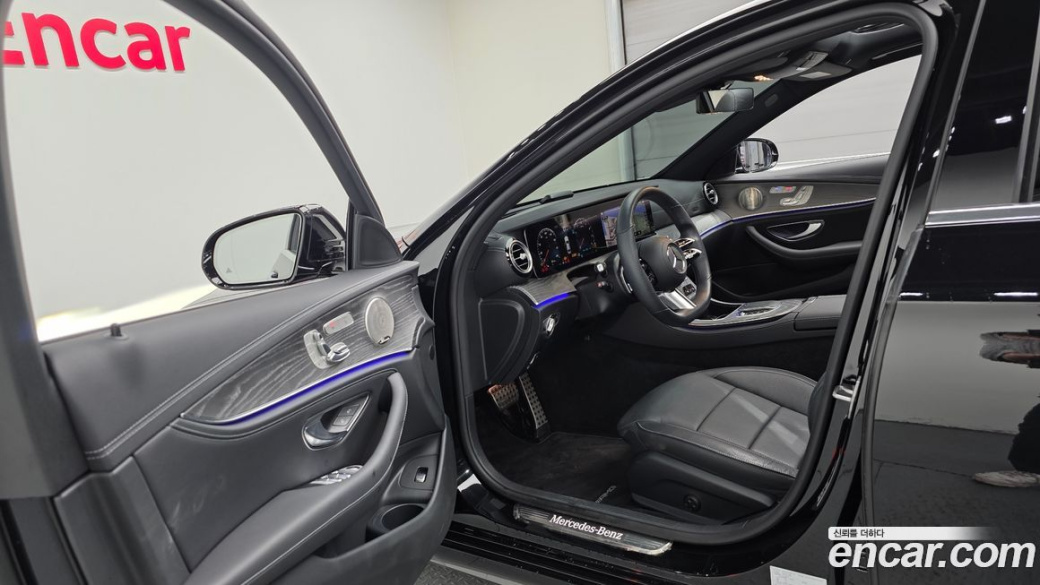 Mercedes-Benz E-Class E350 4MATIC AMG Line, 2022
