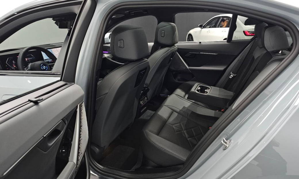 BMW 5-Series 530i xDrive M Sport, 2025