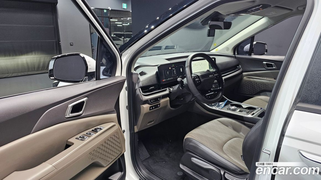 Kia Carnival 9-Seater Prestige, 2025