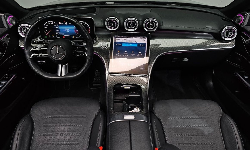 Mercedes-Benz C-Class C300 4MATIC AMG Line, 2024