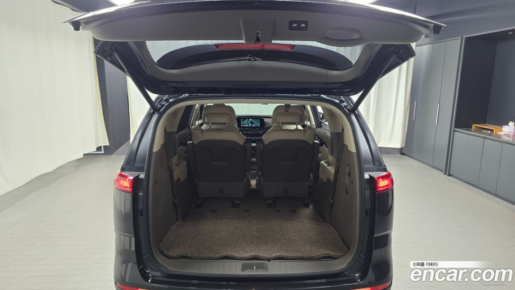 Kia Carnival 7-Seater Signature, 2022