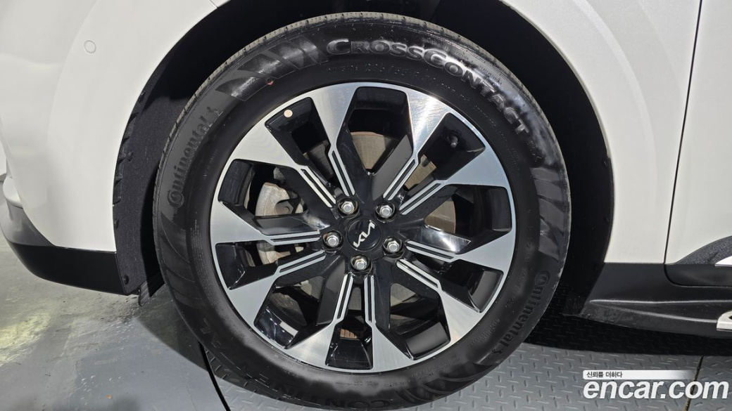 Kia Carnival 9-Seater Signature, 2023
