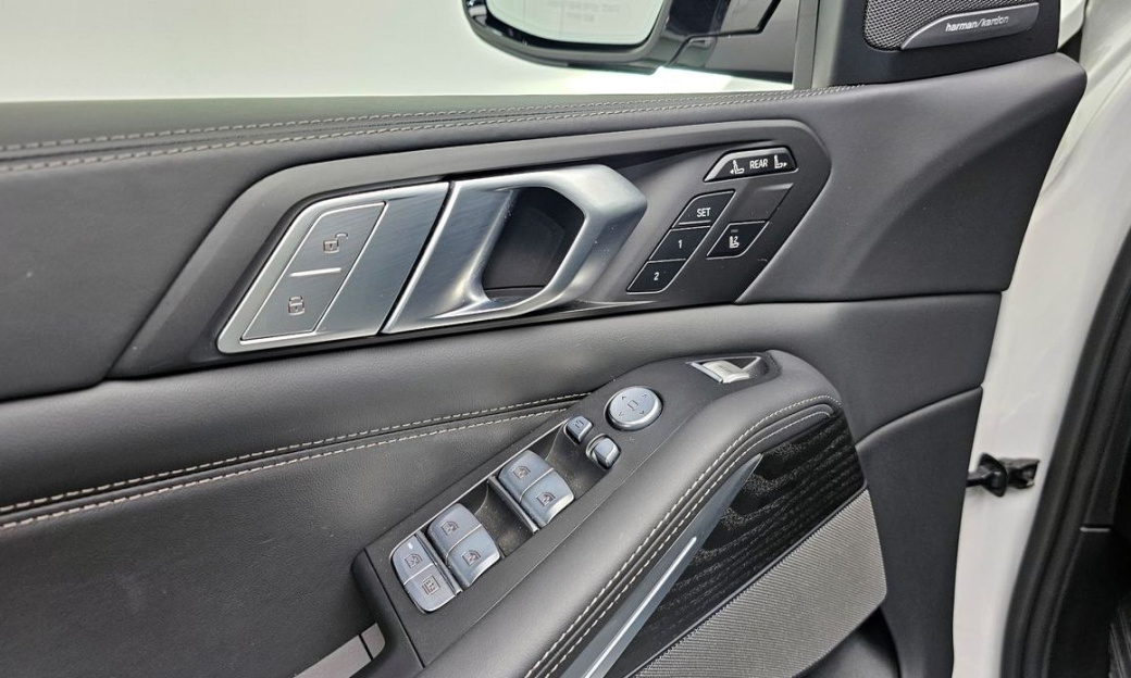 BMW X7 xDrive 40d Design Pure Excellence 7-Seater, 2022