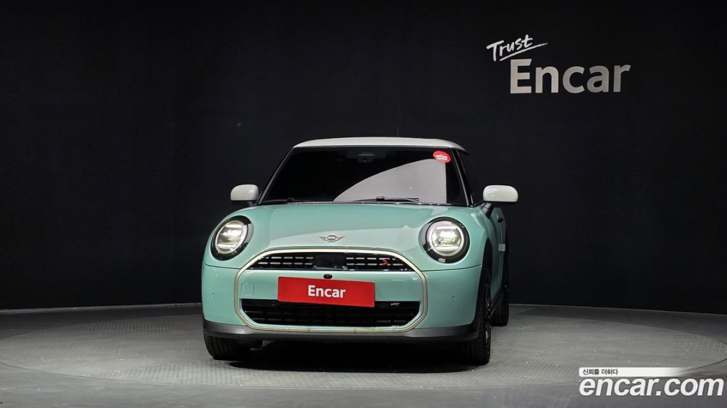 Mini Cooper Favoured, 2025