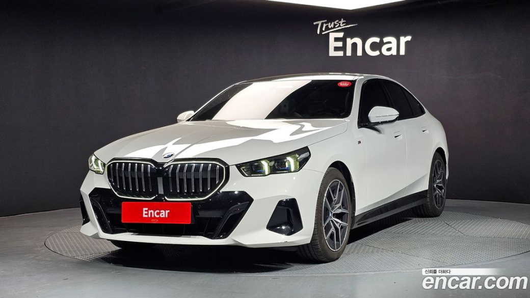 BMW 5-Series 520i M Sport, 2025