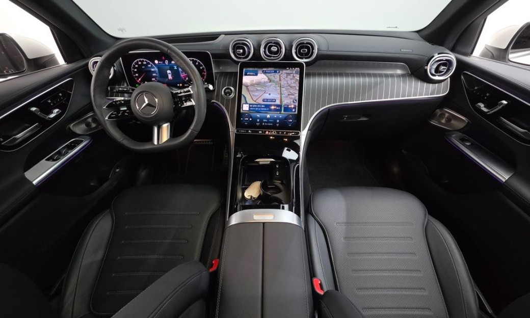 Mercedes-Benz GLC-Class GLC300 4MATIC AMG Line, 2025