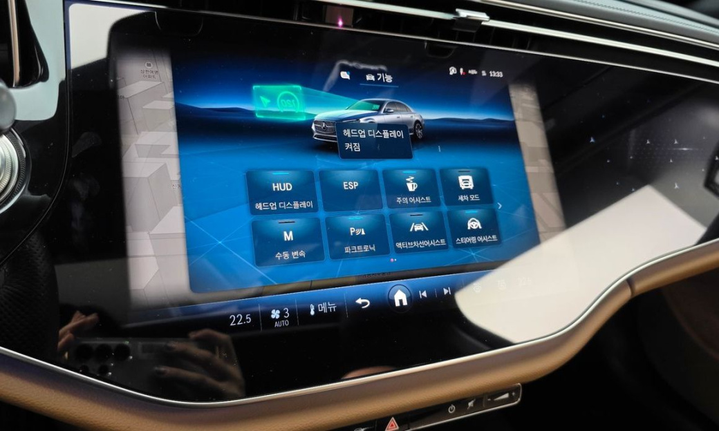 Mercedes-Benz E-Class E300 4MATIC AMG Line, 2025