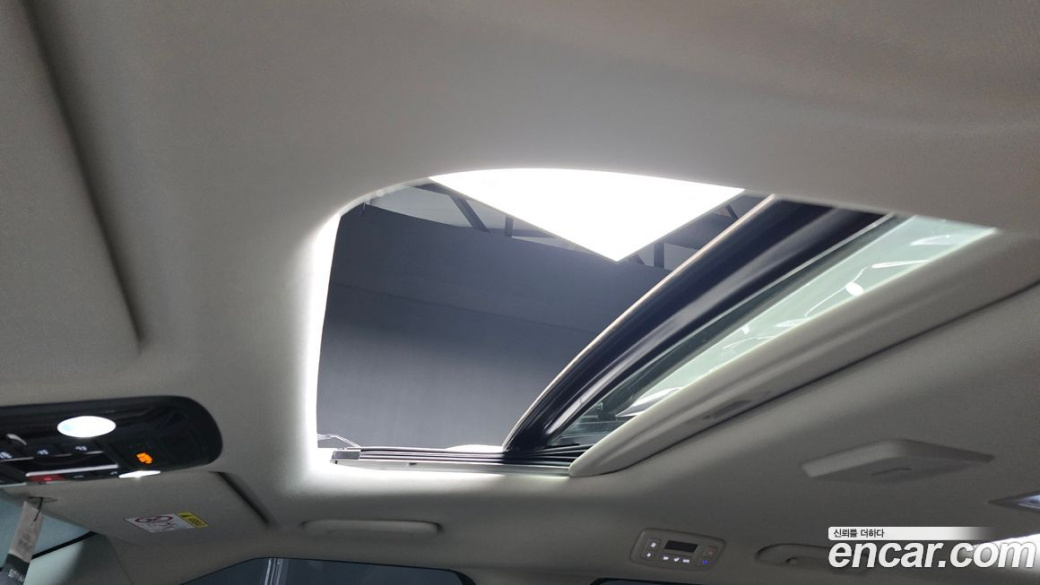 Kia Carnival 9-Seater Signature, 2024