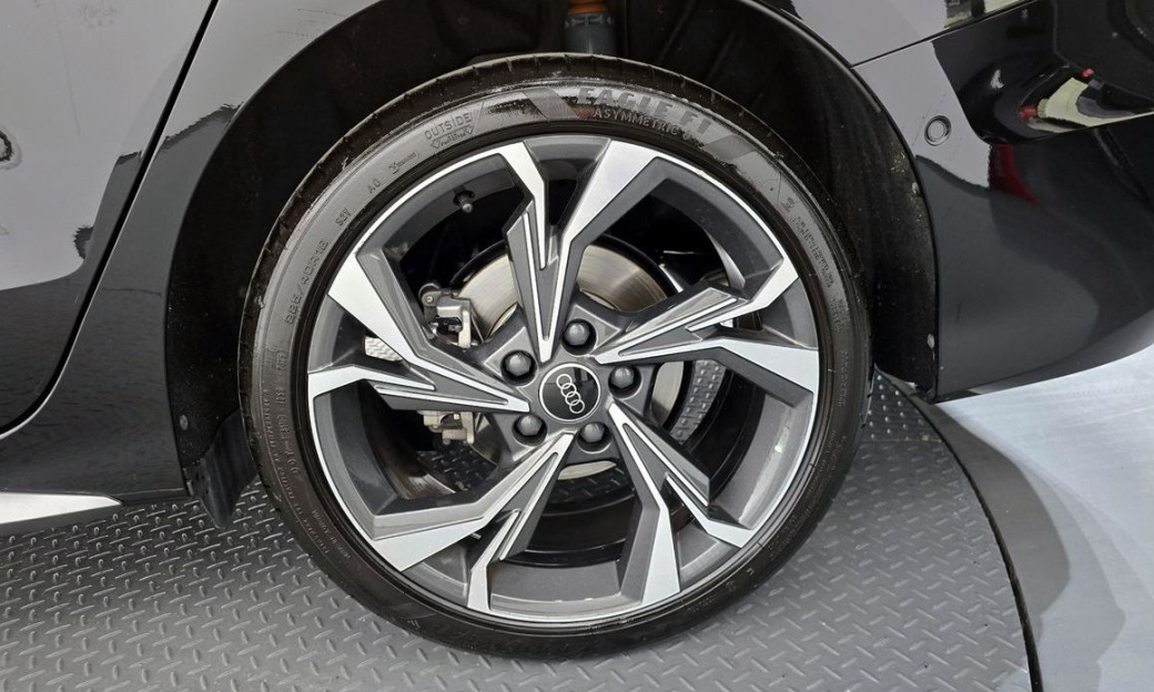 Audi A3 40 TFSI Premium, 2025