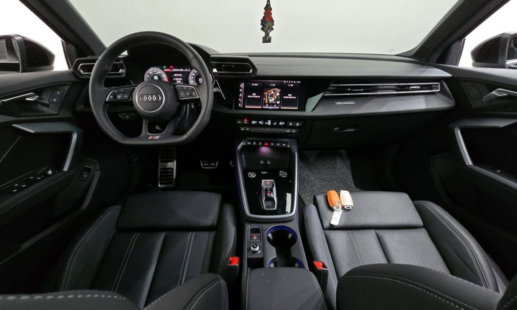 Audi A3 40 TFSI Premium, 2025