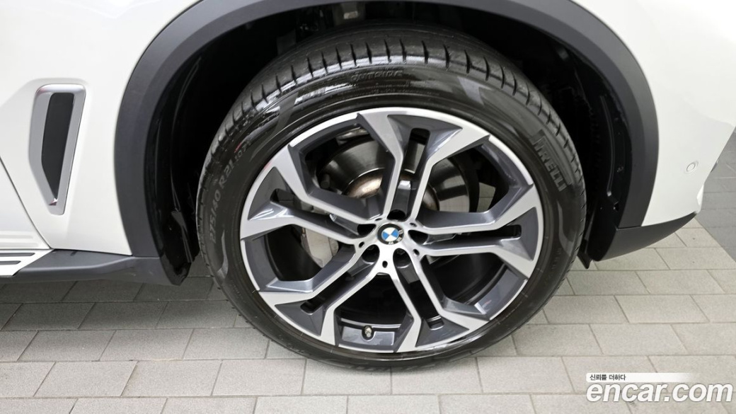 BMW X5 xDrive 40i xLine, 2022