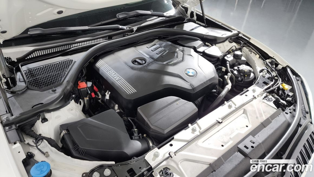 BMW 3-Series 320i M Sport, 2024