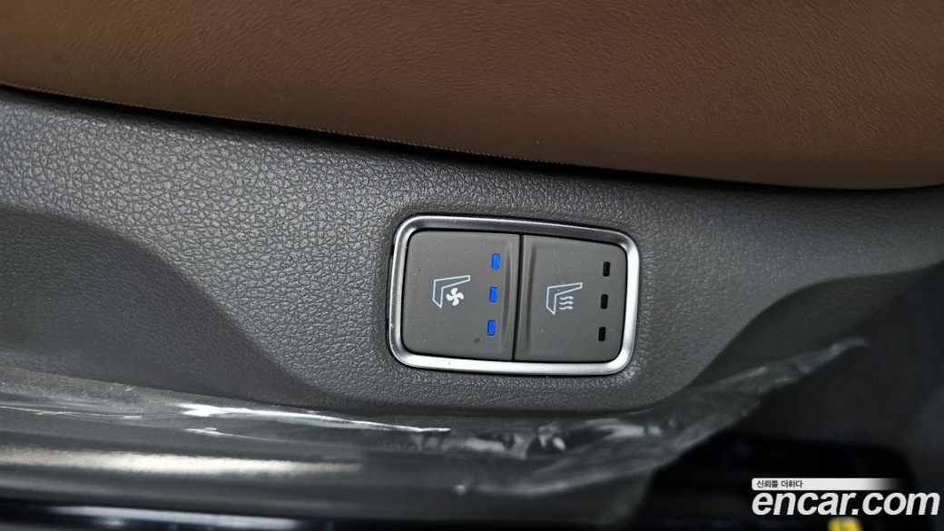 Hyundai Staria Lounge 9-Seater, 2023