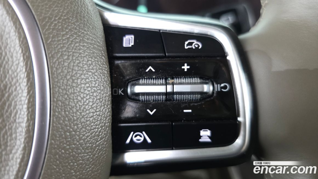 Kia Carnival 9-Seater Hi Limousine, 2024