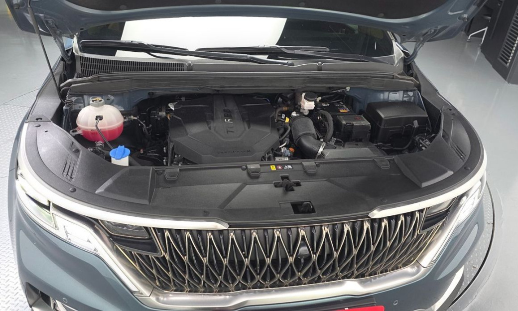 Kia Carnival 7-Seater Signature, 2023