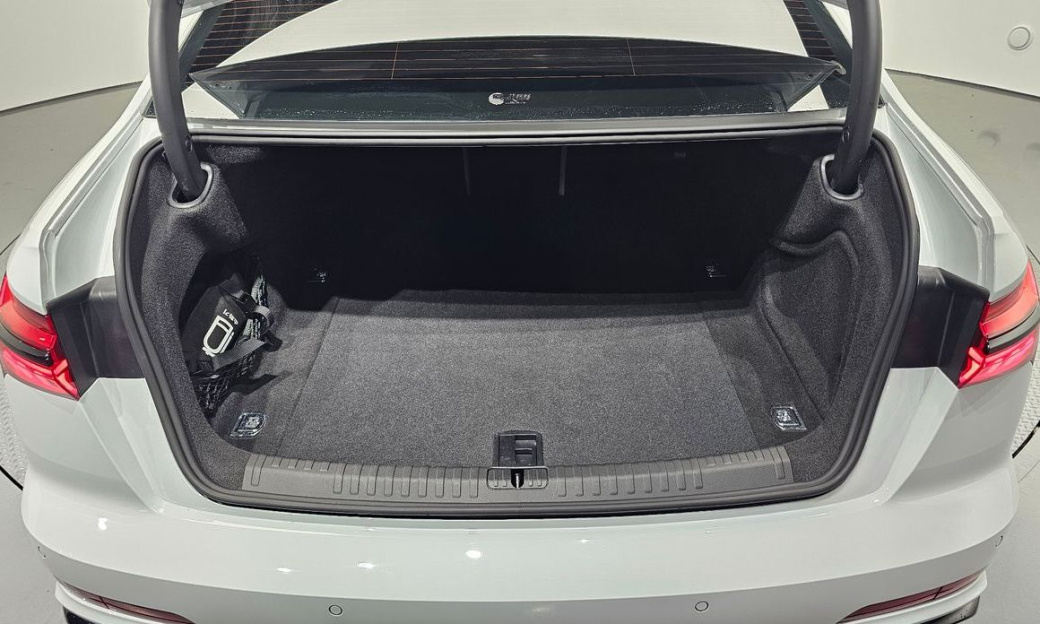 Audi A6 45 TFSI Premium, 2025