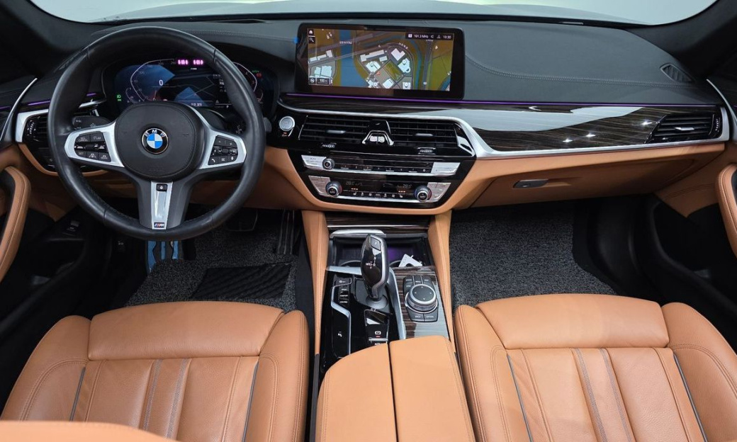 BMW 5-Series 520i M Sport, 2022