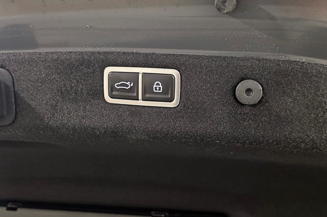 Genesis G70 Gasoline 2.0T 4WD, 2022