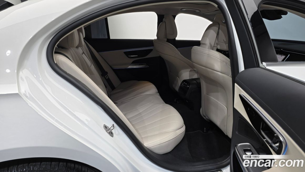 Mercedes-Benz E-Class E200 Avantgarde, 2024