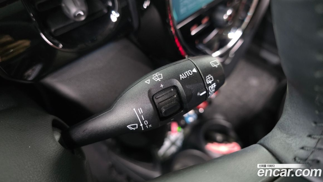 Mini Cooper Classic Plus Launch Pack, 2023
