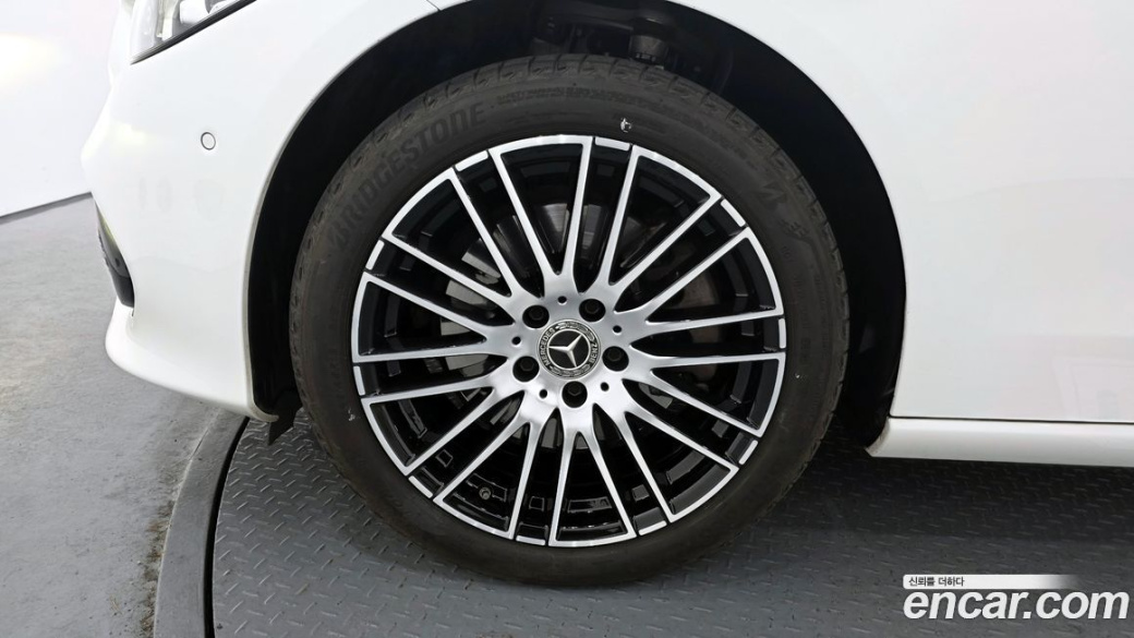 Mercedes-Benz C-Class C200 4MATIC Avantgarde, 2022