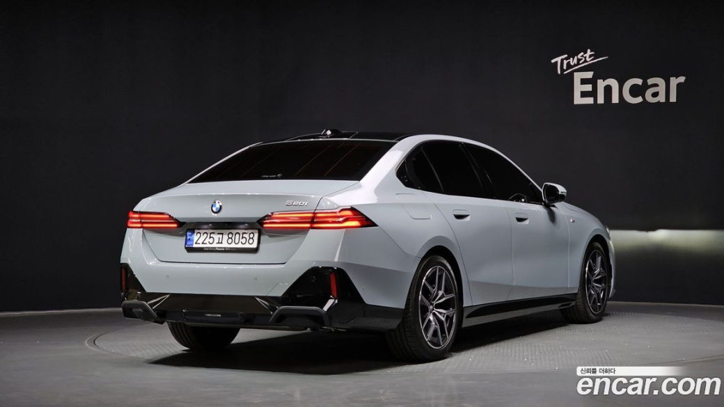 BMW 5-Series 520i M Sport, 2024
