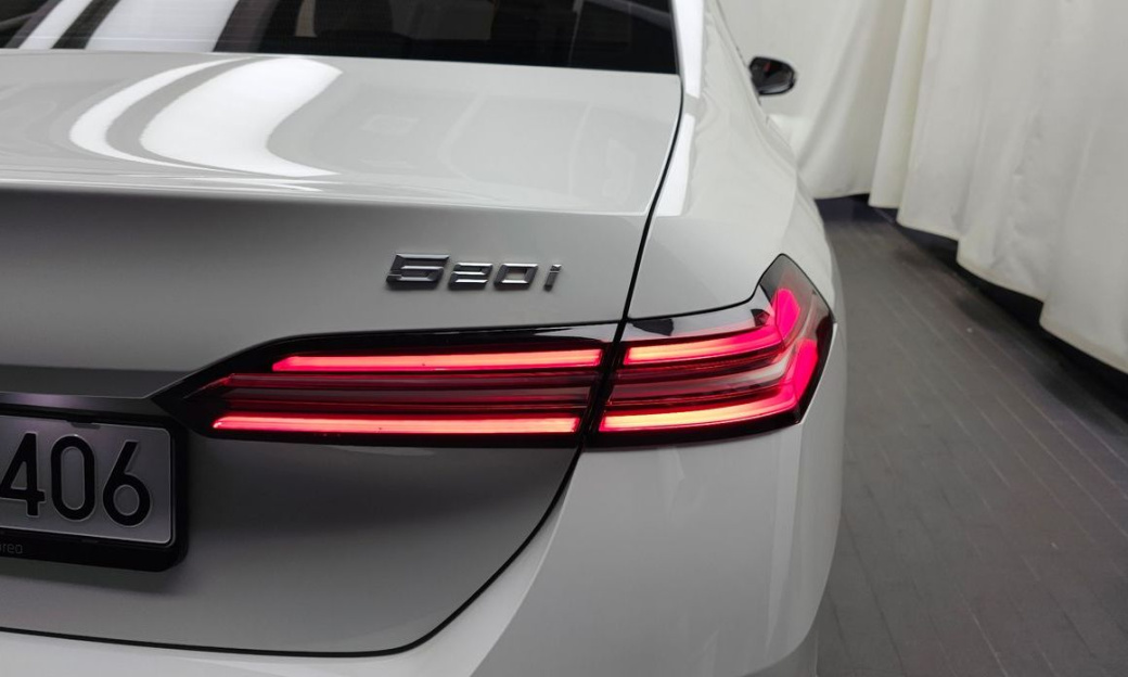 BMW 5-Series 520i M Sport, 2025
