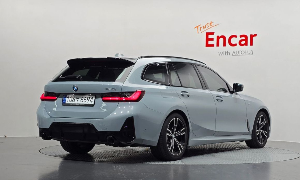 BMW 3-Series 320i Touring M Sports, 2024
