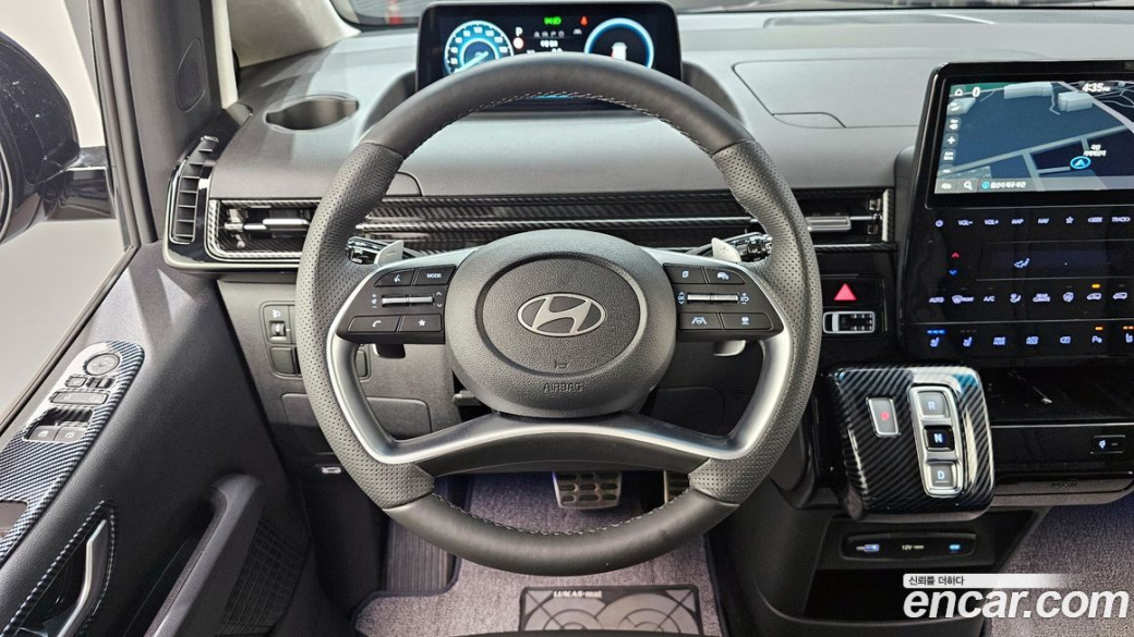 Hyundai Staria Lounge 9-Seater, 2025