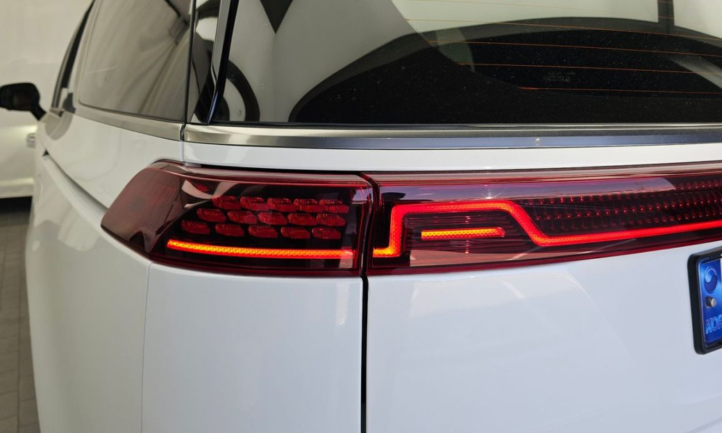 Kia Carnival 7-Seater Signature, 2023