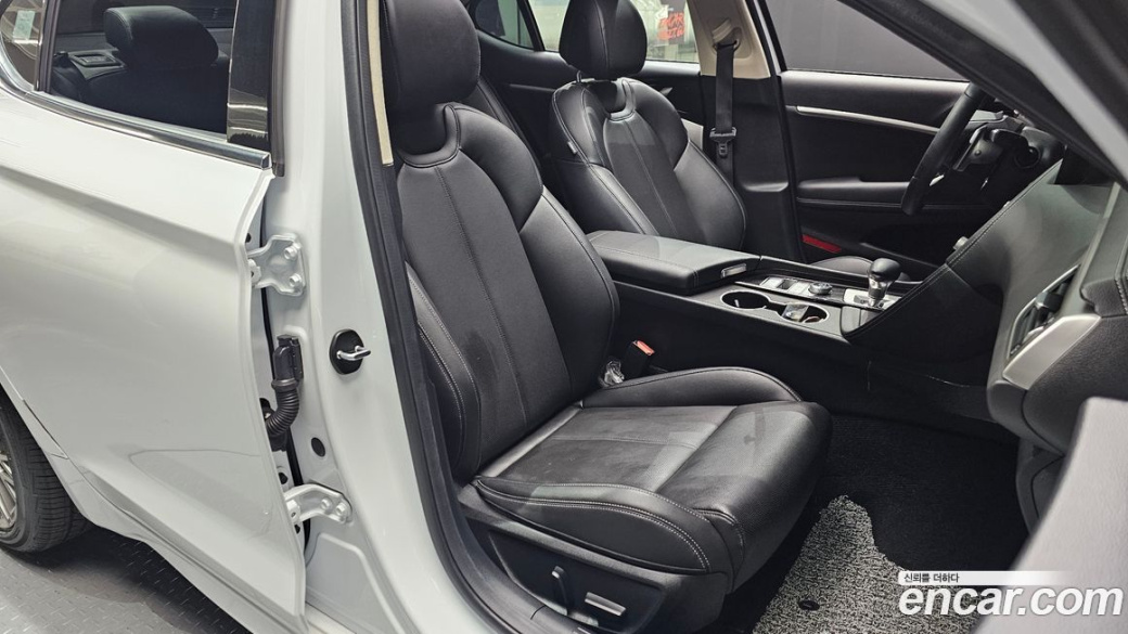 Genesis G70 Gasoline 2.0T 4WD, 2023