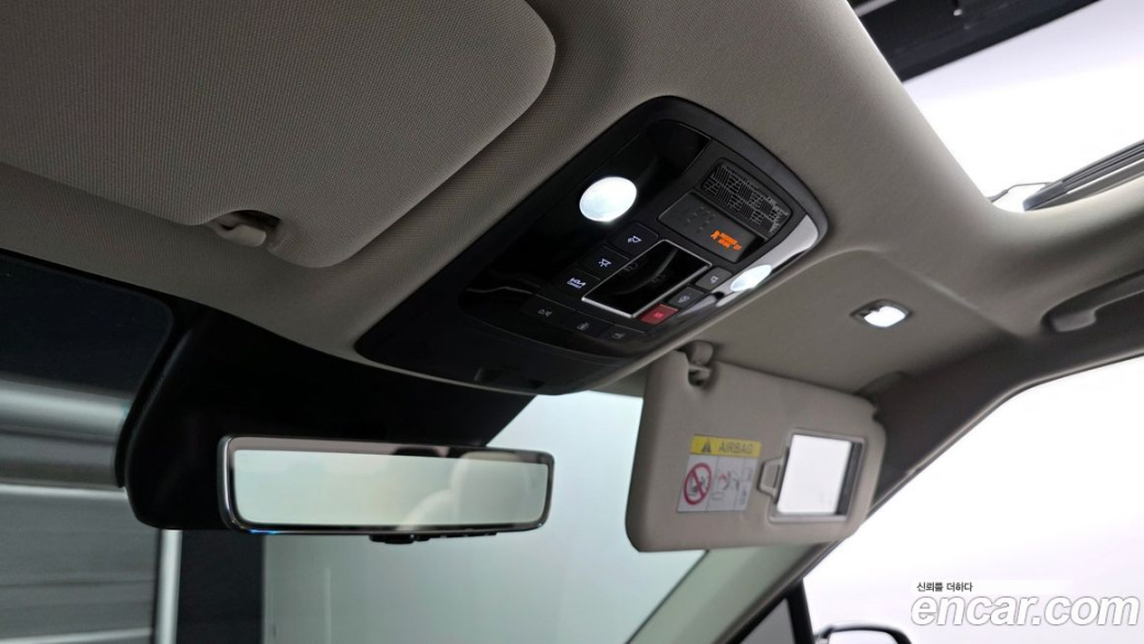 Kia Carnival 9-Seater Gravity, 2024